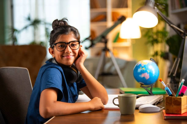 The Importance of Internships During an Online BAJMC Program